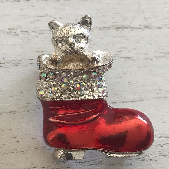 Vintage Cat In Stocking Christmas Holiday Brooch With Clear Rhinestones - Picture 3 of 12